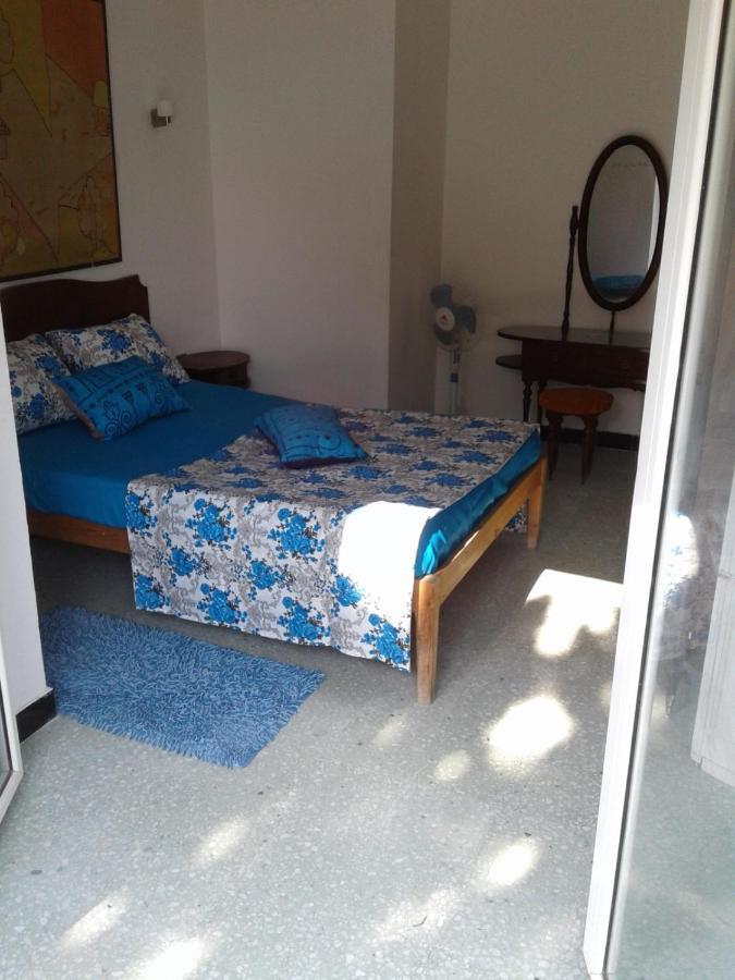 Duplex Pied Dans L'Eau Avec Magnifique Vue Sur Mer Monastir Exterior foto