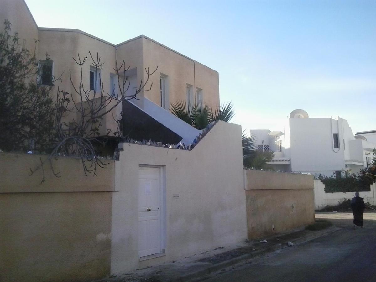 Duplex Pied Dans L'Eau Avec Magnifique Vue Sur Mer Monastir Exterior foto