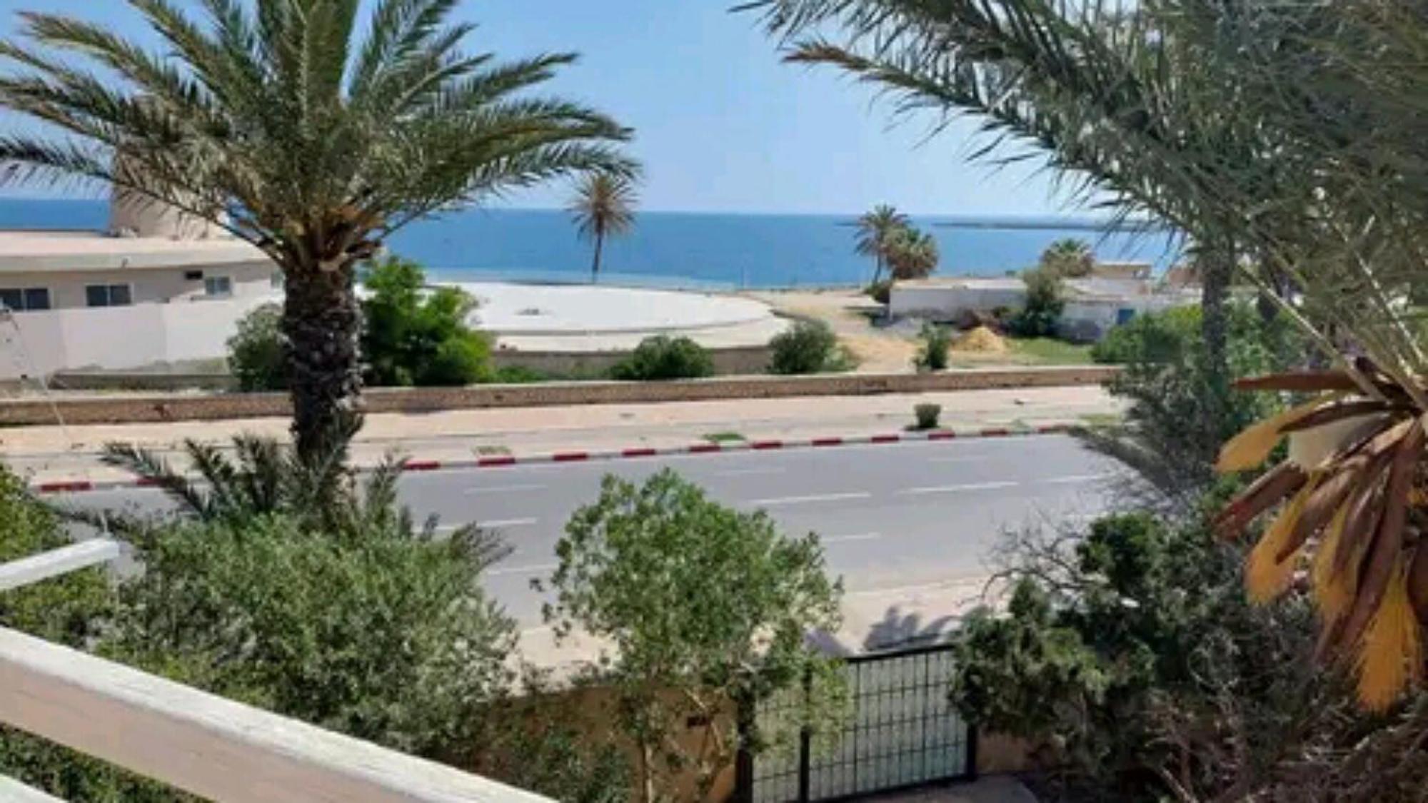 Duplex Pied Dans L'Eau Avec Magnifique Vue Sur Mer Monastir Exterior foto